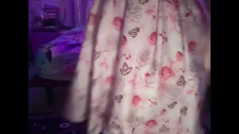 Snapshot of thickgingergoddess chatting on 12-17-24, 12:43 Ariel online show from 12-17-24, 12:43