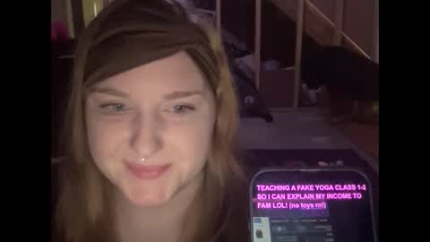 Snapshot of thickgingergoddess chatting on 02-05-25, 06:04 Ariel online show from 02-05-25, 06:04