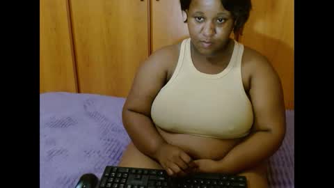 Snapshot of thickjuicyxxx chatting on 10-04-25, 07:23 thickjuicyxxx online show from 10-04-25, 07:23