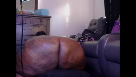 Snapshot of thickumzz41 chatting on 05-26-26, 12:17 Thickumzz41 online show from 05-26-26, 12:17