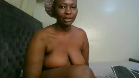 Snapshot of thicky_rue2 chatting on 06-17-26, 01:30 thicky_rue2 online show from 06-17-26, 01:30