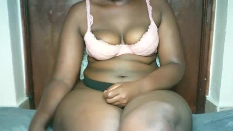 Snapshot of thickybabe_05 chatting on 01-20-25, 05:37 thickybabe_05 online show from 01-20-25, 05:37