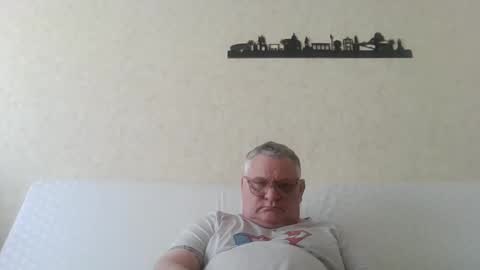 Thierrysymp online show from 04-19-26, 01:32