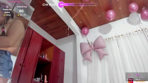 Snapshot of thifany_17 chatting on 05-05-26, 02:47 thifany online show from 05-05-26, 02:47