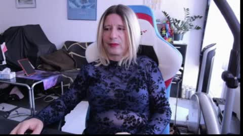 Snapshot of thihold chatting on 08-02-26, 02:26 thihold online show from 08-02-26, 02:26