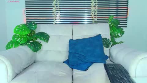 Thiago Saenzz online show from 04-21-26, 05:50