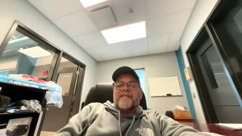 thisguy374 online show from 12-18-25, 06:03