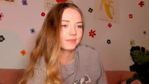 Amelia  shows on mondays fridays and sundays  if anything changes im giving updates on my fansly  online show from 10-24-25, 06:15