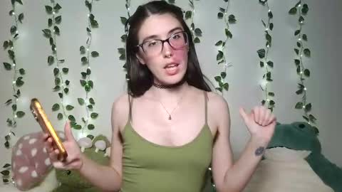 Snapshot of thistlefernsby chatting on 05-08-26, 02:17 thistlefernsby online show from 05-08-26, 02:17