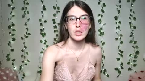 Snapshot of thistlefernsby chatting on 07-08-26, 02:27 thistlefernsby online show from 07-08-26, 02:27