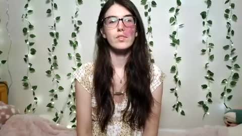 Snapshot of thistlefernsby chatting on 08-10-26, 02:15 thistlefernsby online show from 08-10-26, 02:15