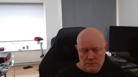 thomas315627 online show from 04-18-26, 11:47