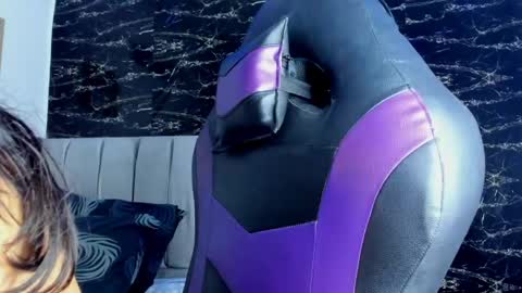 Snapshot of thomas__wayne chatting on 05-09-26, 01:38 Thomas online show from 05-09-26, 01:38
