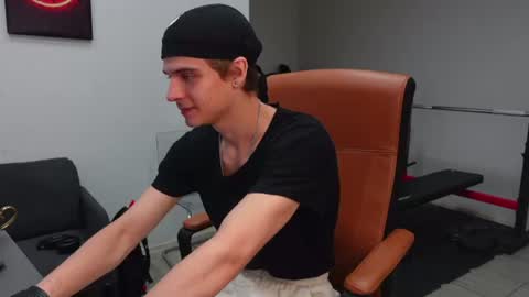 THOMAS BRONS online show from 06-20-26, 04:59
