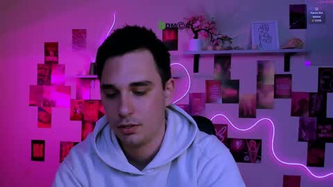 thomas_crow online show from 04-21-26, 01:42