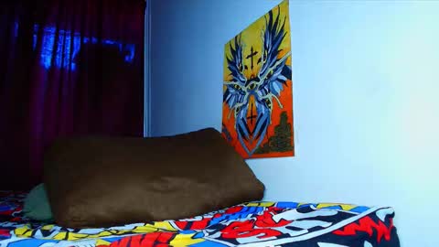 thomas_ks11 online show from 01-11-26, 04:23