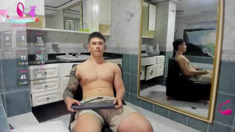 Snapshot of thomas_moon_ chatting on 09-26-25, 12:20 Thomas online show from 09-26-25, 12:20