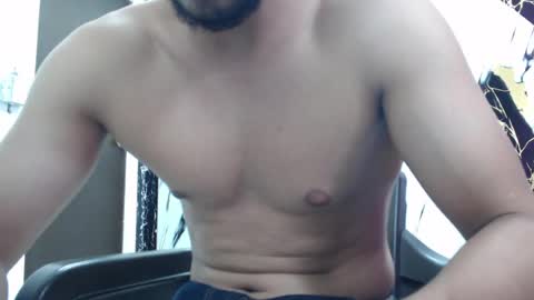 Snapshot of thomas_neuman chatting on 06-22-26, 10:18 Thomas online show from 06-22-26, 10:18