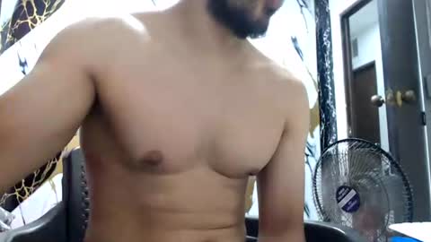 Snapshot of thomas_neuman chatting on 06-28-26, 07:20 Thomas online show from 06-28-26, 07:20