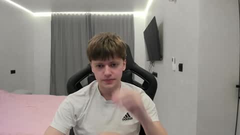 Tomas online show from 04-12-26, 06:24