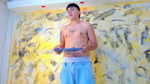 Snapshot of thomas_thundr chatting on 06-07-26, 03:21 Thomas and Faon online show from 06-07-26, 03:21