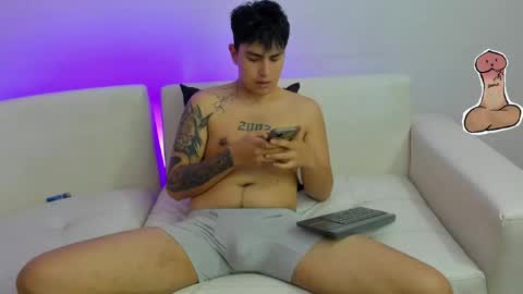 Snapshot of thomas_thundr chatting on 07-01-26, 03:30 Thomas and Faon online show from 07-01-26, 03:30