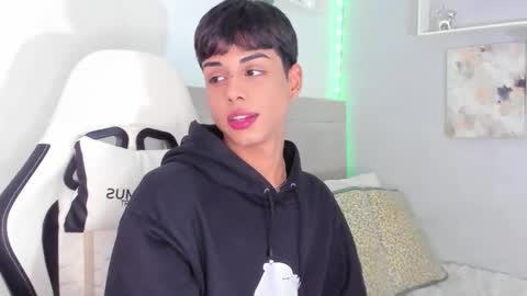 Thomas online show from 10-26-25, 07:47