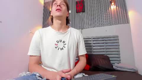 thomas_woolf online show from 07-25-26, 07:33