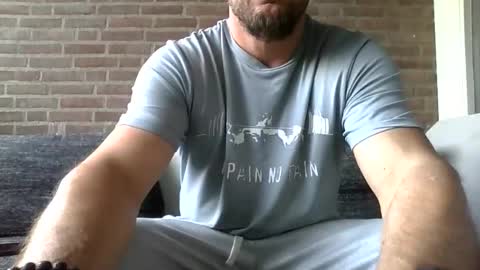 Snapshot of thomasonnl chatting on 05-05-26, 05:32 thomasonnl online show from 05-05-26, 05:32