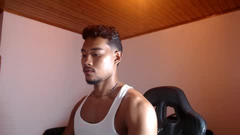 Snapshot of thong_21 chatting on 06-14-26, 03:19 Thong online show from 06-14-26, 03:19