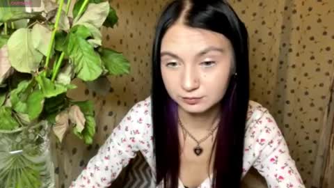 Lola  3 a gift for every fan club member online show from 02-12-26, 08:59