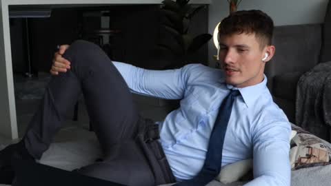 Sebastian online show from 02-01-25, 04:33