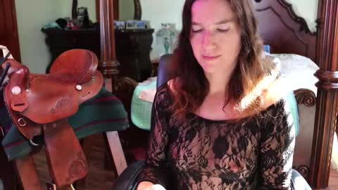 ThornburyRose online show from 03-01-26, 08:11