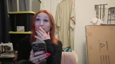 Snapshot of thornsandhoney chatting on 05-29-26, 04:32 thornsandhoney online show from 05-29-26, 04:32