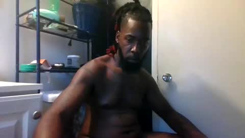 Snapshot of thotyboy68 chatting on 09-23-25, 01:47 Thotyboy online show from 09-23-25, 01:47