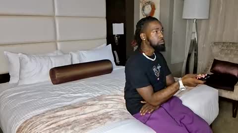 Snapshot of thotyboy68 chatting on 10-28-25, 10:52 Thotyboy online show from 10-28-25, 10:52