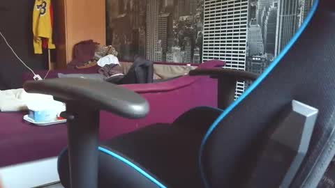 Snapshot of threshemmet chatting on 11-28-25, 08:28 threshemmet online show from 11-28-25, 08:28