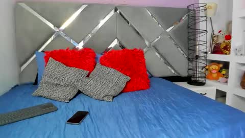 thriana online show from 05-17-26, 01:58