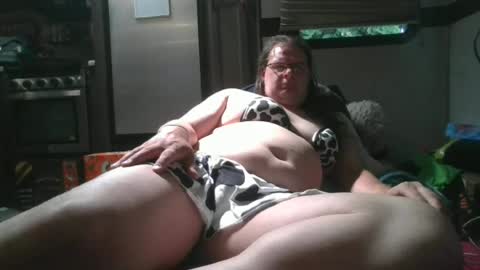 Snapshot of thud3843 chatting on 06-14-26, 06:21 thud3843 online show from 06-14-26, 06:21