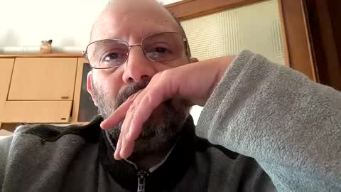 Snapshot of thunderflash73 chatting on 11-14-25, 11:20 Little Wolf online show from 11-14-25, 11:20