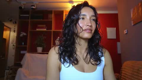 tia_j online show from 10-25-25, 04:57
