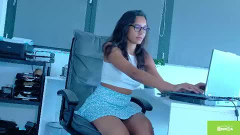 Snapshot of tia_j chatting on 06-26-26, 03:27 tia_j online show from 06-26-26, 03:27