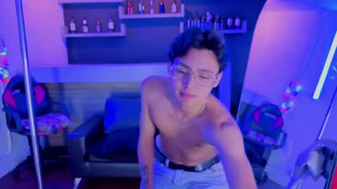 Snapshot of tian_sex chatting on 05-31-26, 03:58 online show from 05-31-26, 03:58