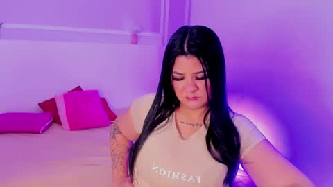 tiannagloww online show from 02-13-26, 06:59