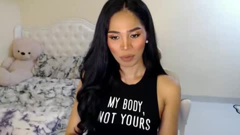 Snapshot of tiara_gurl16 chatting on 10-16-25, 01:56 tiara online show from 10-16-25, 01:56