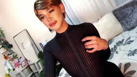 Snapshot of tiara_perezx chatting on 02-17-25, 02:31 Sam online show from 02-17-25, 02:31