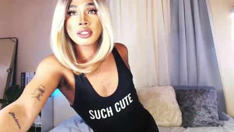 Snapshot of tiara_perezx chatting on 02-25-25, 05:19 Sam online show from 02-25-25, 05:19