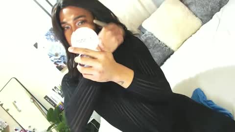 Snapshot of tiara_perezx chatting on 03-03-25, 06:04 Sam online show from 03-03-25, 06:04