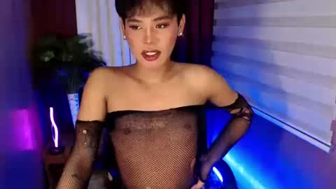 Snapshot of tiara_perezx chatting on 09-11-25, 09:31 Sam online show from 09-11-25, 09:31
