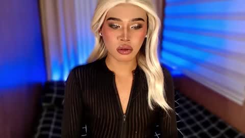 Snapshot of tiara_perezx chatting on 10-23-25, 04:06 Sam online show from 10-23-25, 04:06